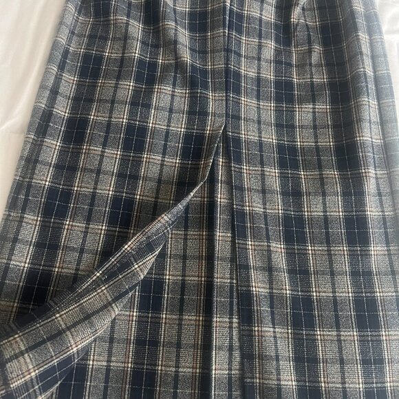 Pencil skirt with front slit - Picture 2 of 7